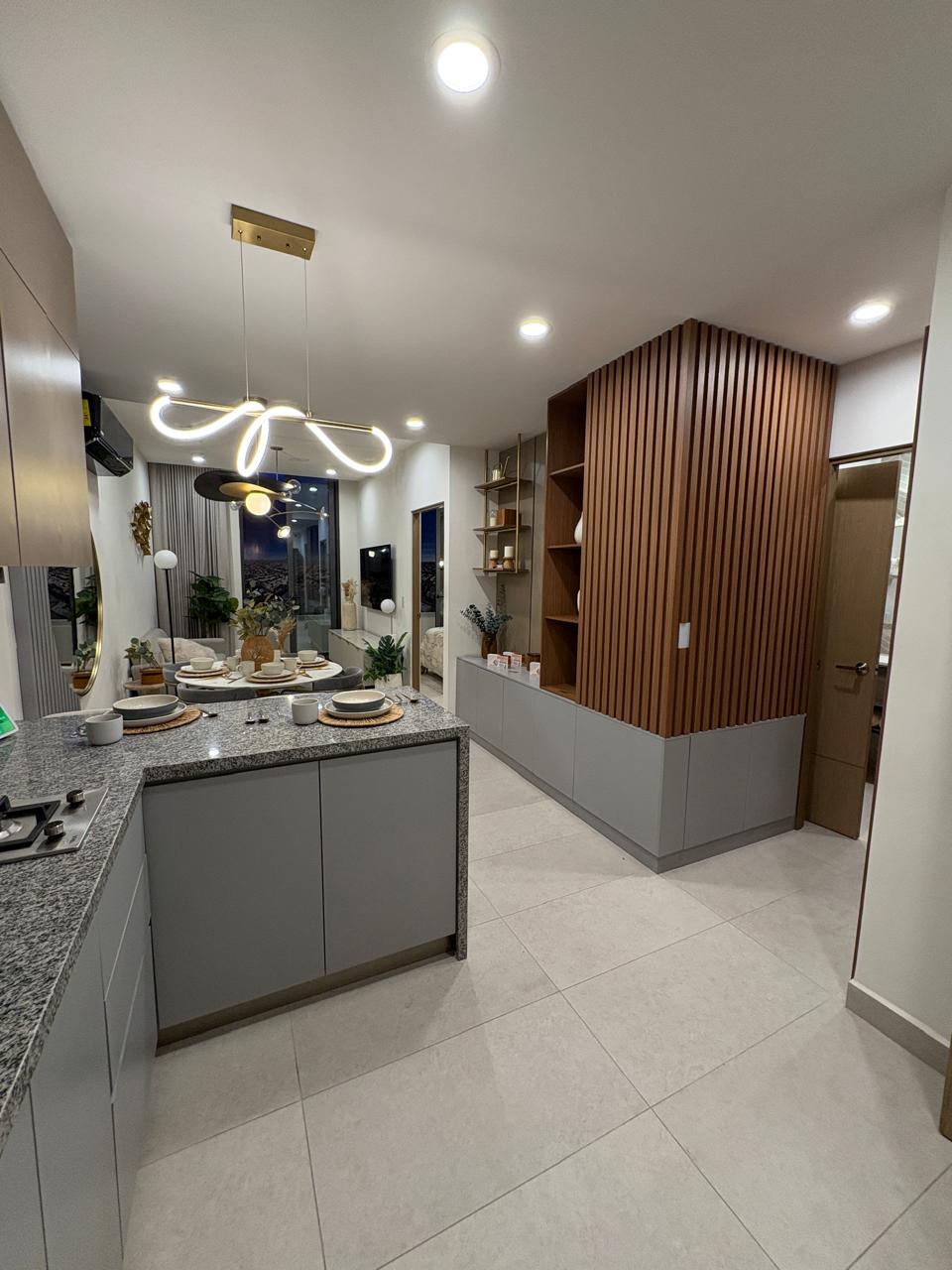 Interiores de departamento muestra en Fonttera Towers